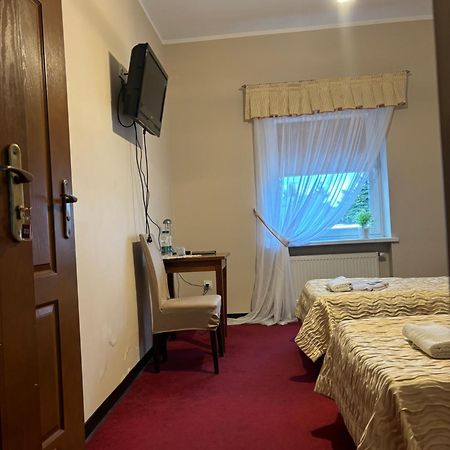 Hotel Chrobry Łęczyca エクステリア 写真