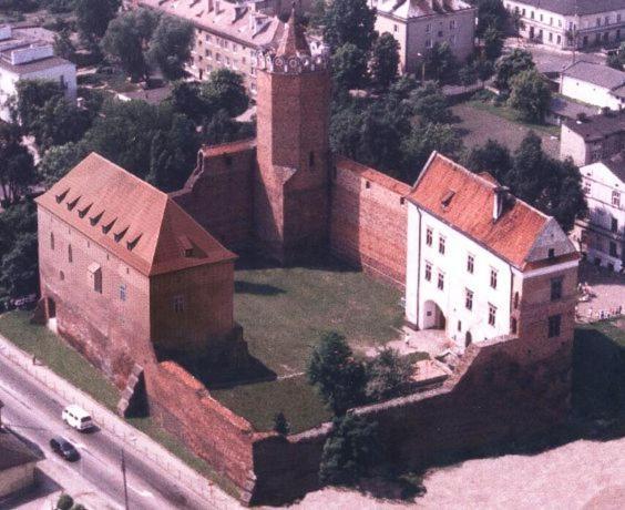 Hotel Chrobry Łęczyca エクステリア 写真