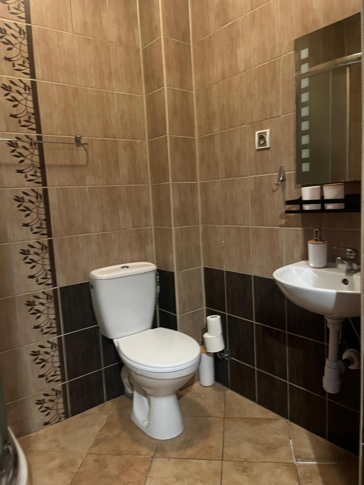 Hotel Chrobry Łęczyca エクステリア 写真