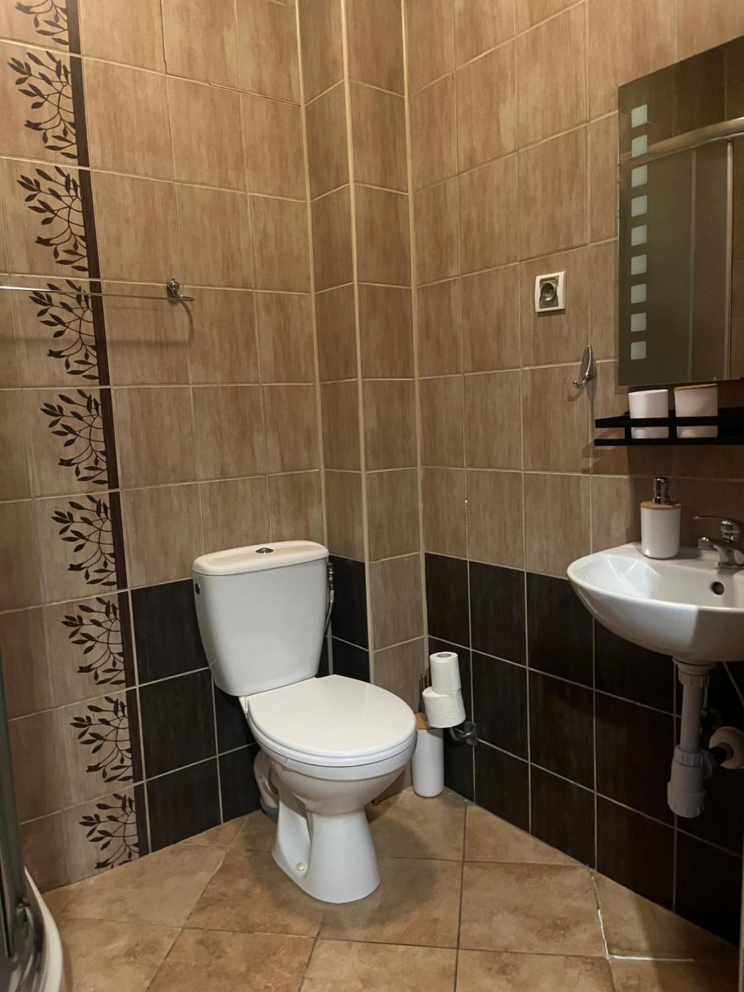 Hotel Chrobry Łęczyca エクステリア 写真